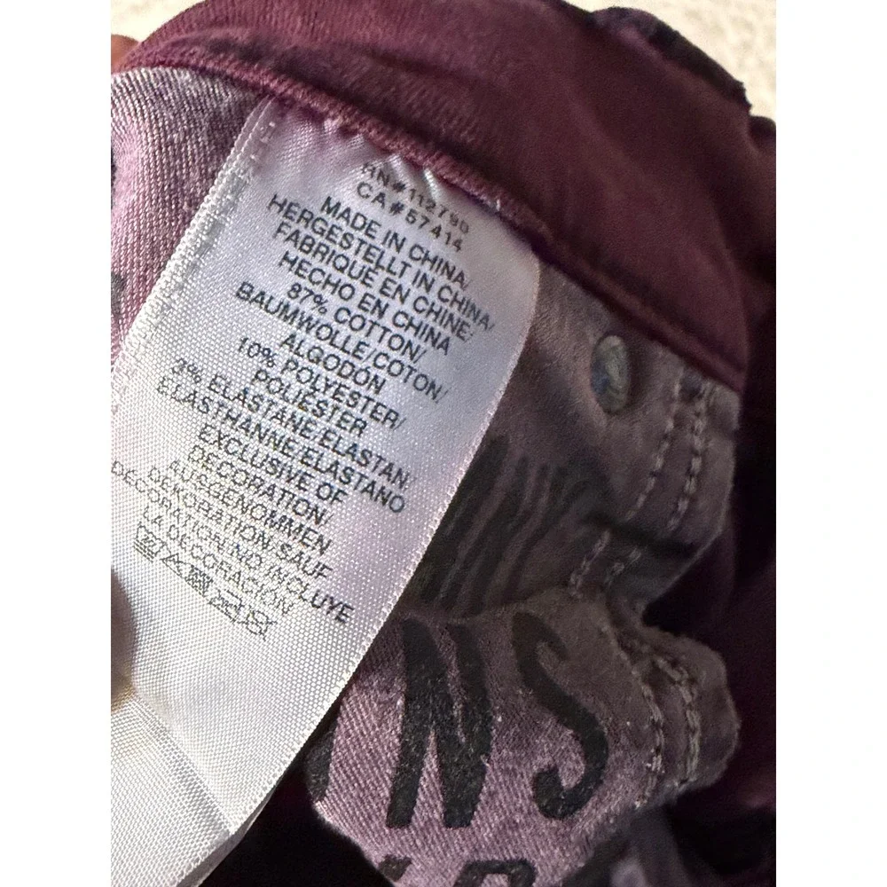 True Religion Geno Relaxed Slim Jeans Burgundy Wine Mens 32
